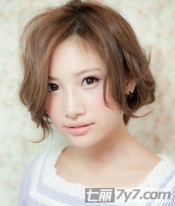 最新女孩短發(fā)發(fā)型流行趨勢，魅力與多樣性的展現(xiàn)