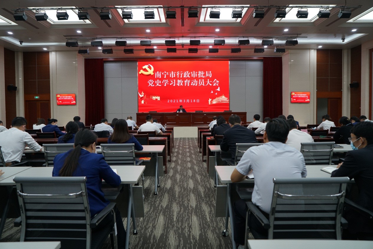 南寧市市行政審批辦公室領(lǐng)導(dǎo)團隊最新動態(tài)及工作概述，新任領(lǐng)導(dǎo)亮相
