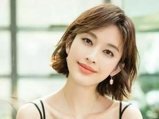 女款最新短發(fā)發(fā)型時尚潮流多元展現(xiàn)圖集