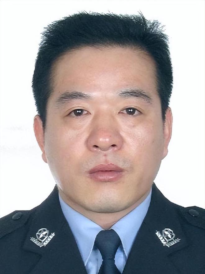 歙縣公安局新任領(lǐng)導(dǎo)團隊引領(lǐng)公安事業(yè)邁向新高度